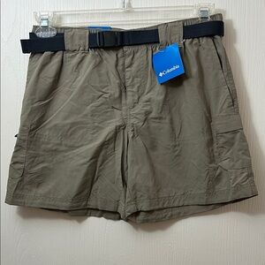 Columbia Women’s Olive Cargo Shorts